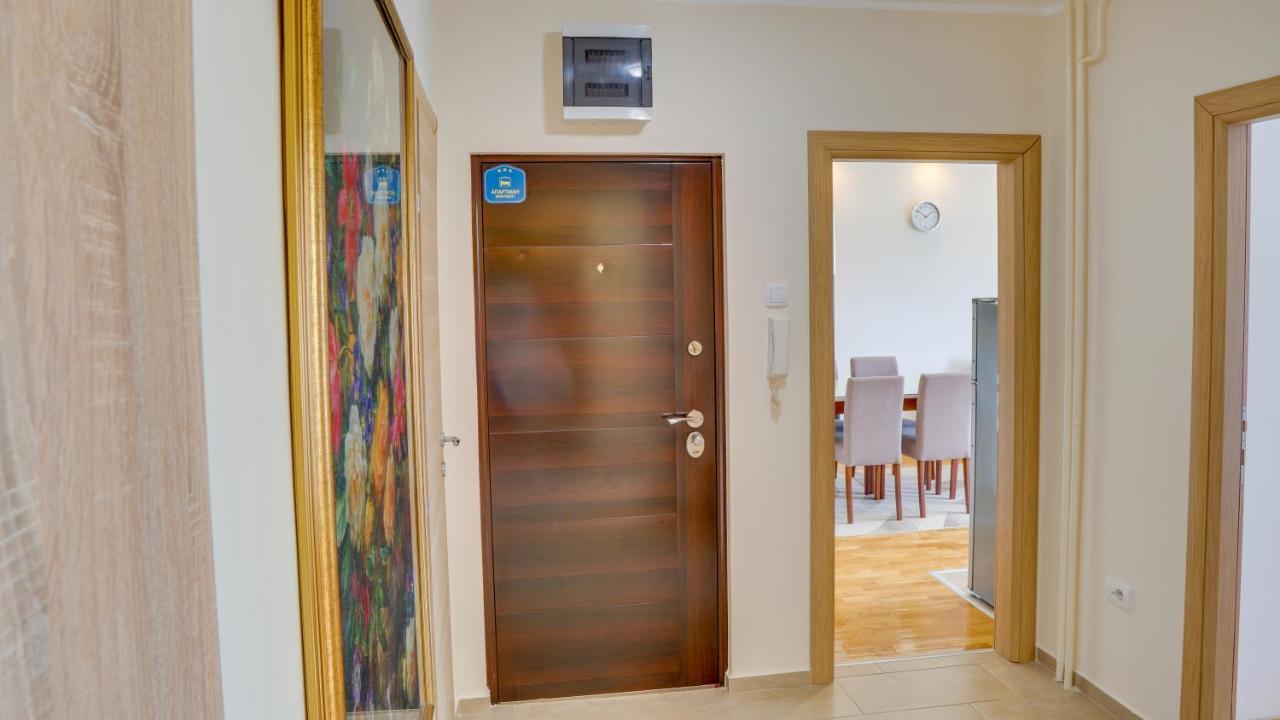 Milica 65M2, Free Parking & Wi-Fi Daire Novi Sad Dış mekan fotoğraf
